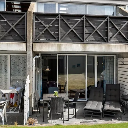 Lejl, 219 St, Apartment *